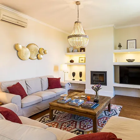 Апартаменти Estrela Duplex With Terrace Лісабон